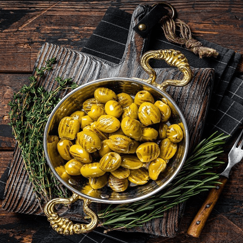 زیتون گریل در سبزیجات معطر مزه بار